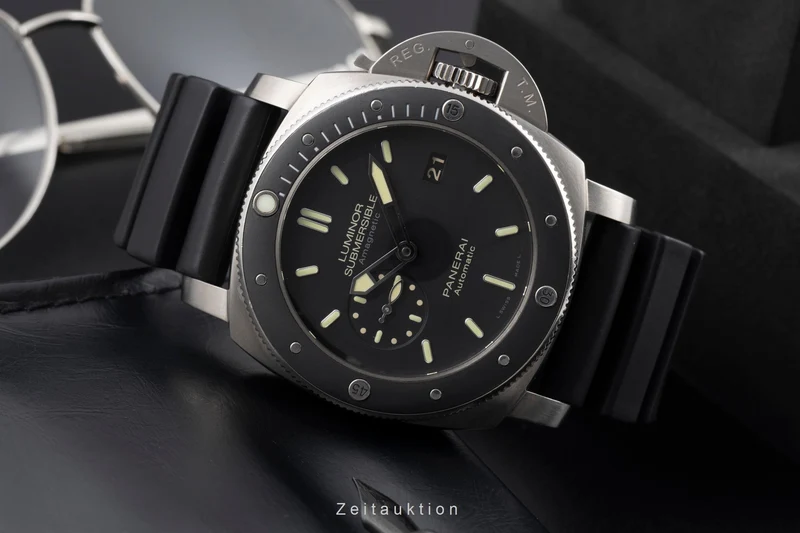 Panerai Submersible titanium automatic men's watch PAM00389 VP: 10900EUR [2505366]