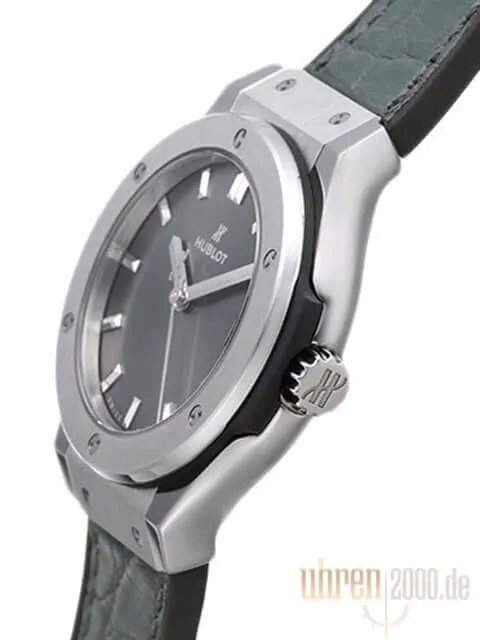 Hublot Classic Fusion Titanium Quarz 33 Racing Grey 581.NX.7071.LR