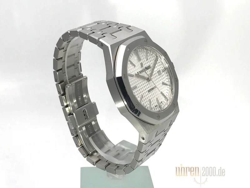 Audemars Piguet AP Royal Oak 15400ST.OO.1220ST.02 aus 2015