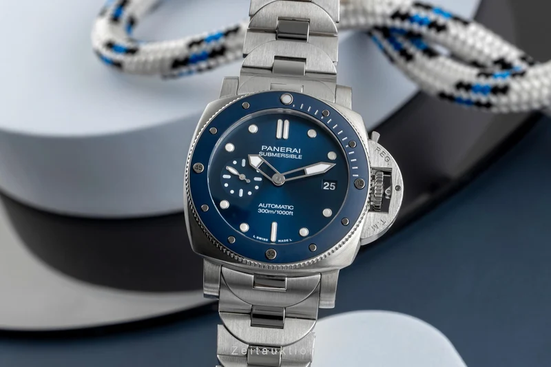 Panerai Submersible steel automatic men's watch PAM01068 LP: 11900EUR [2504940]