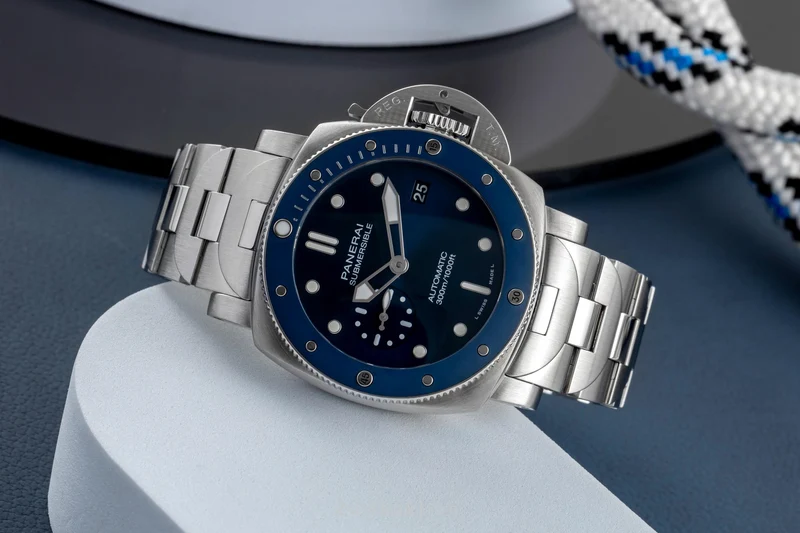 Panerai Submersible steel automatic men's watch PAM01068 LP: 11900EUR [2504940]