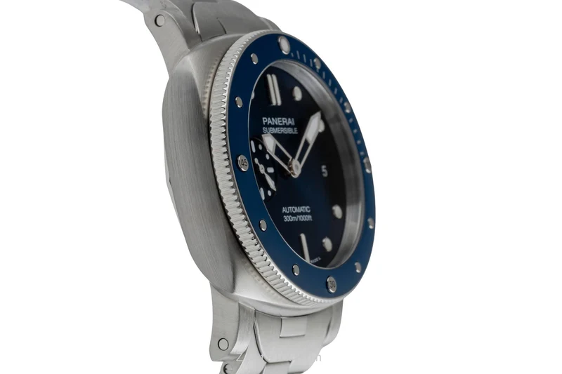 Panerai Submersible steel automatic men's watch PAM01068 LP: 11900EUR [2504940]