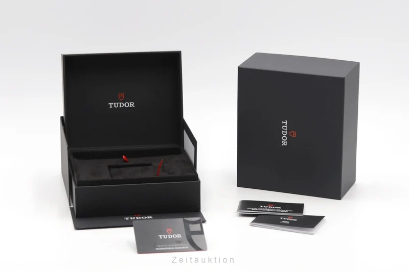Tudor Black Bay steel automatic men's watch 79000N LP: 4040EUR [2505026]