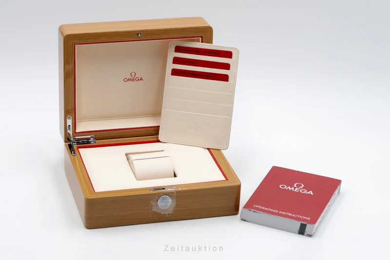 Omega Speedmaster chronograph steel automatic men's watch 304.33.44.52.03.001 LP: 12200EUR [2505123]