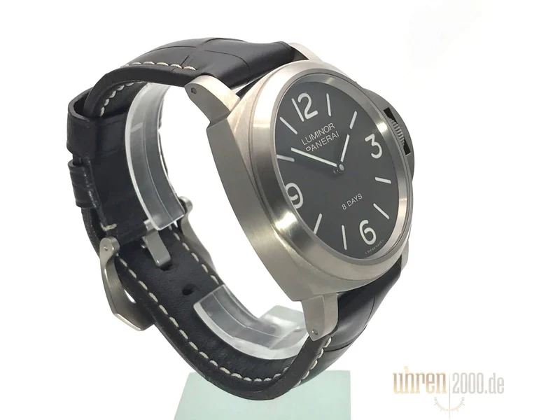 Panerai Luminor 8 Days Titanium PAM00562 aus 2018