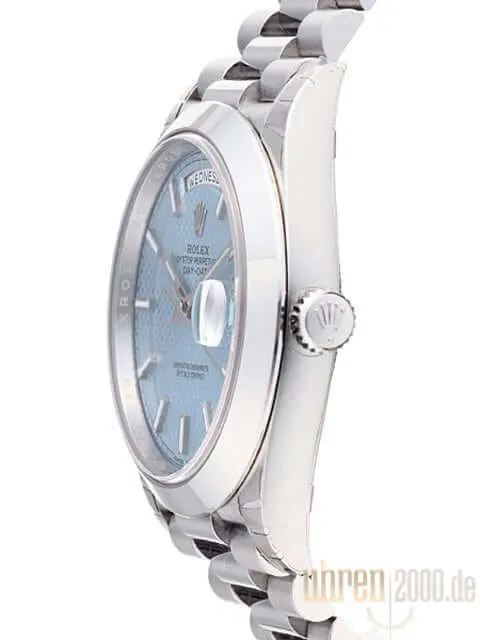 Rolex Day-Date 40 Platin 228206 Eisblau Diagonal Index