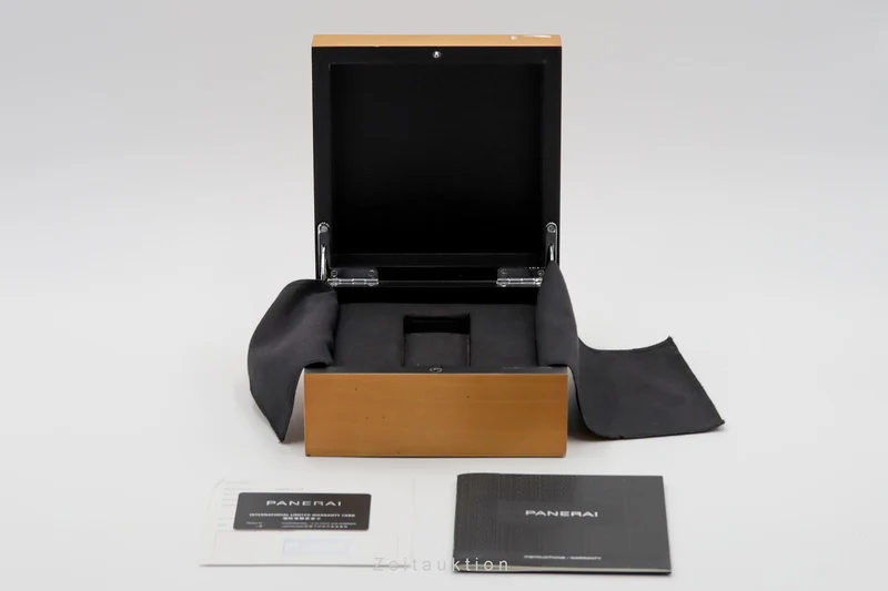 Panerai Luminor steel automatic men's watch PAM01124 LP: 8200EUR [2504592]