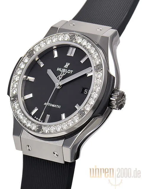Hublot Classic Fusion 33 Titanium Diamonds 582.NX.1170.RX.1204