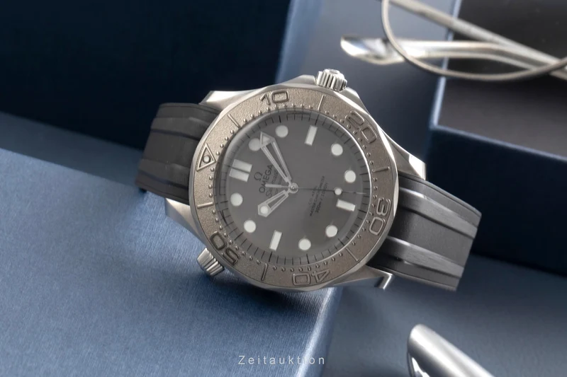 Omega Seamaster steel / titanium automatic unisex 210.32.42.20.06.002 LP: 6700EUR [2504544]