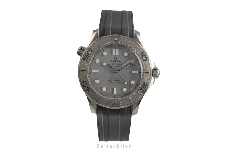 Omega Seamaster steel / titanium automatic unisex 210.32.42.20.06.002 LP: 6700EUR [2504544]