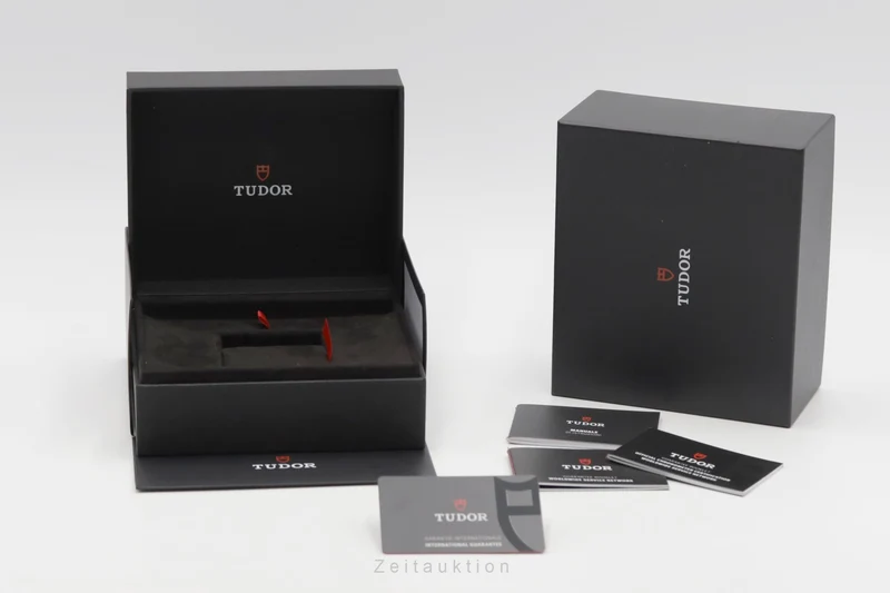 Tudor Black Bay steel automatic men's watch 79000N LP: 3830EUR [2504704]