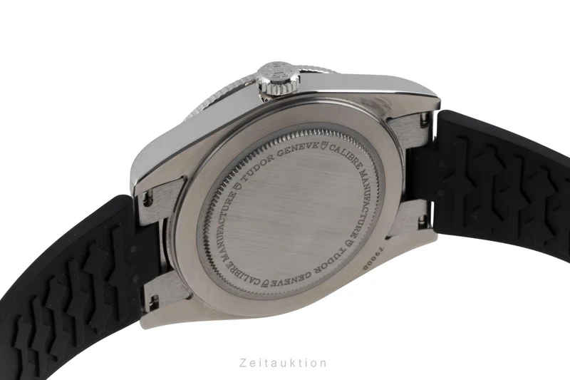 Tudor Black Bay steel automatic men's watch 79000N LP: 3830EUR [2504704]