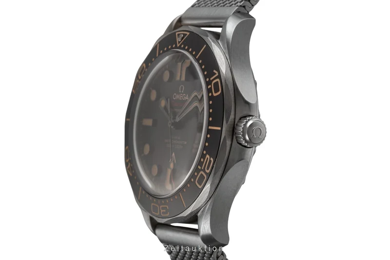Omega Seamaster titanium automatic men's watch 210.90.42.20.01.001 LP: 10900EUR [2504062]