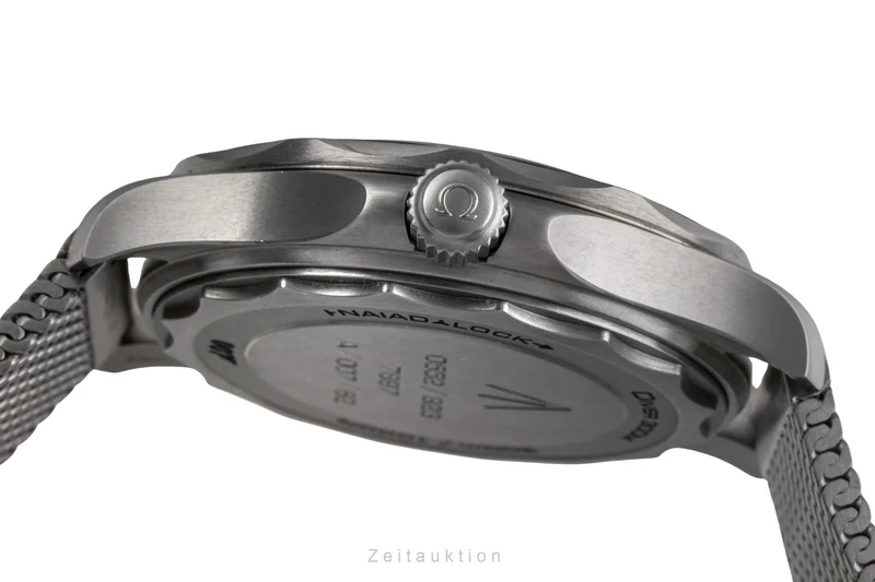 Omega Seamaster titanium automatic men's watch 210.90.42.20.01.001 LP: 10900EUR [2504062]