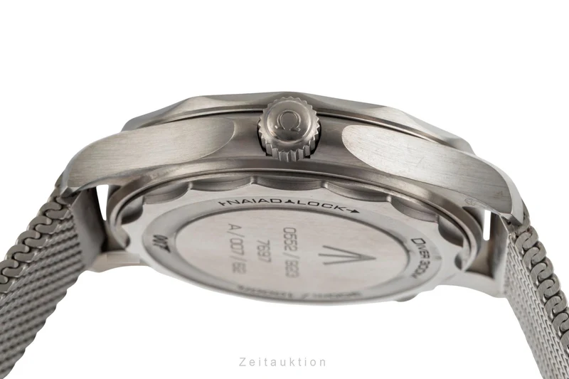 Omega Seamaster titanium automatic men's watch 210.90.42.20.01.001 LP: 10900EUR [2504414]