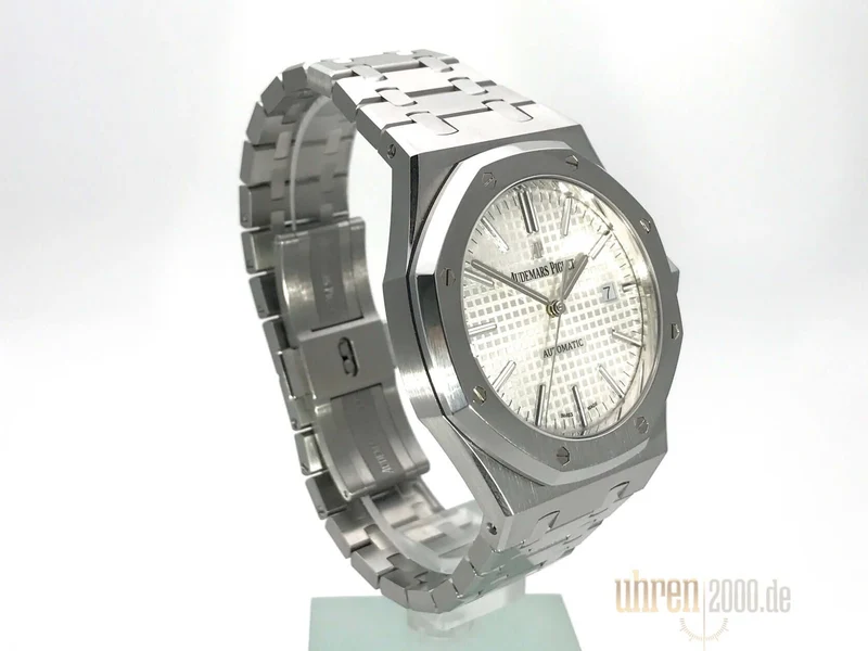 Audemars Piguet AP Royal Oak 15400ST.OO.1220ST.02 aus 2017