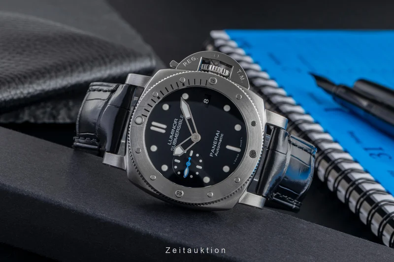 Panerai Submersible steel automatic men's watch PAM00682 [2502804]
