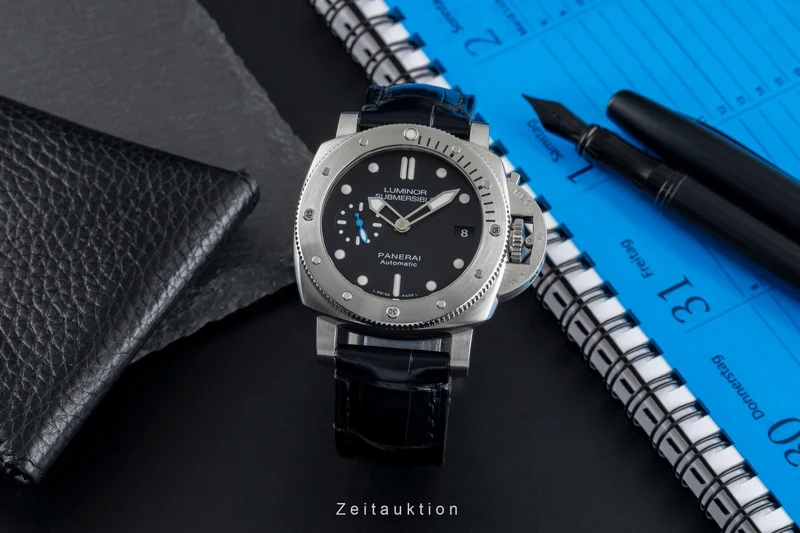 Panerai Submersible steel automatic men's watch PAM00682 [2502804]