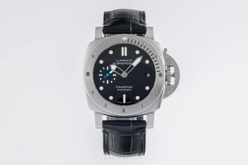 Panerai Submersible steel automatic men's watch PAM00682 [2502804]