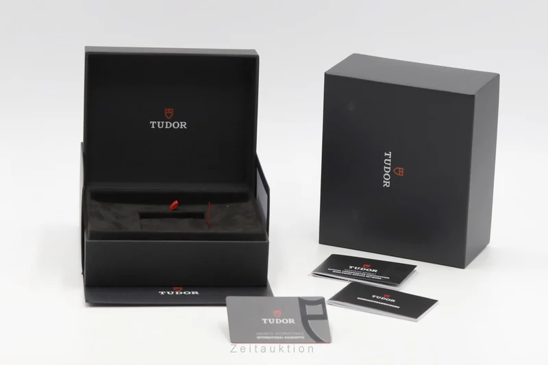 Tudor Black Bay steel automatic men's watch 79000N LP: 4040EUR [2504209]