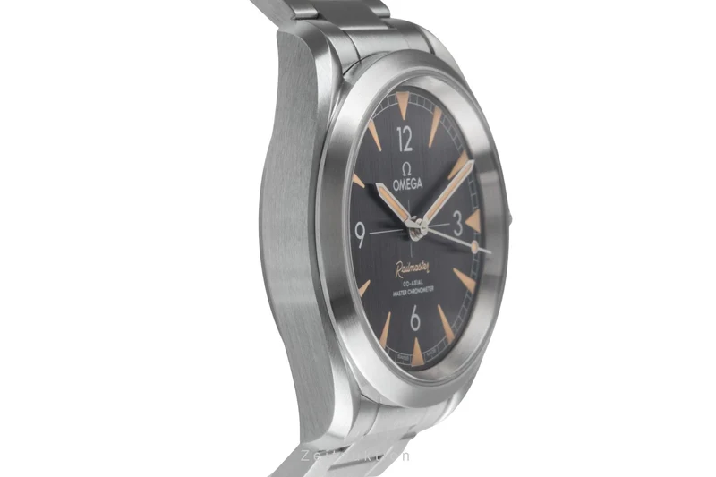Omega Railmaster silver automatic men's watch 220.10.40.20.01.001 LP: 5400EUR [2504320]