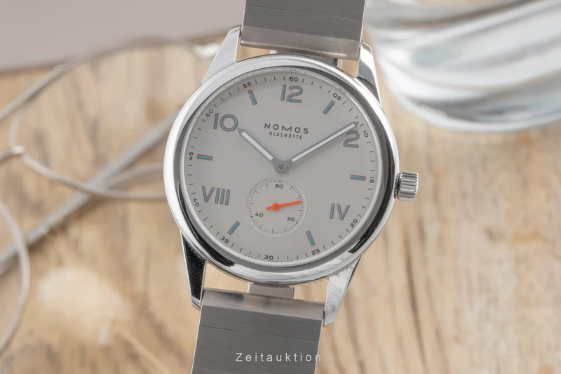 Nomos Club steel manual winding men's watch 737 LP: 1980EUR [2503842]