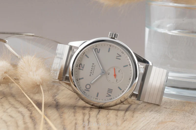 Nomos Club steel manual winding men's watch 737 LP: 1980EUR [2503842]