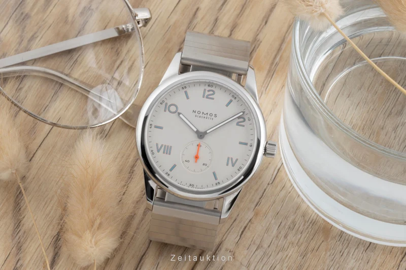 Nomos Club steel manual winding men's watch 737 LP: 1980EUR [2503842]