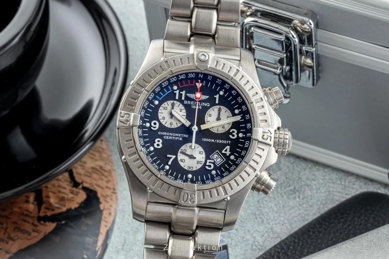Breitling Avenger chronograph titanium quartz men's watch E73360 [2400110]