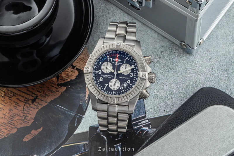 Breitling Avenger chronograph titanium quartz men's watch E73360 [2400110]
