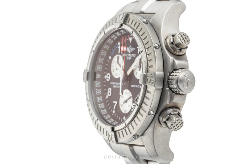 Breitling Avenger chronograph titanium quartz men's watch E73360 [2400110]