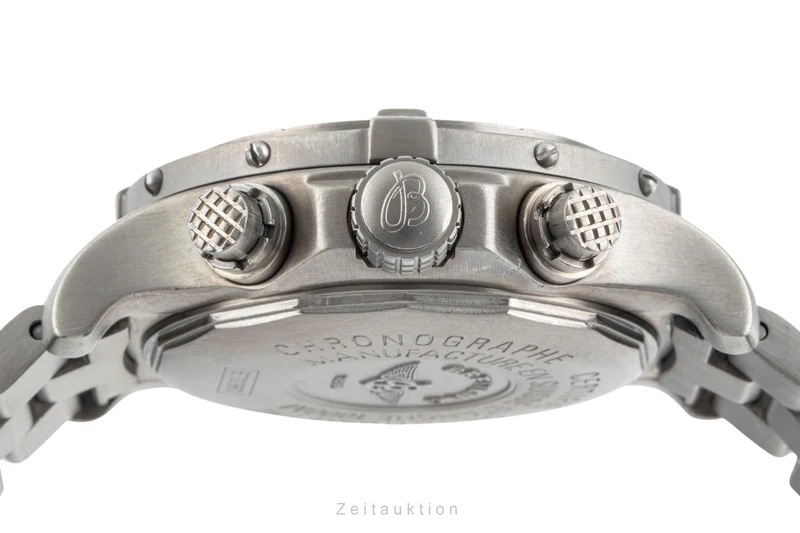 Breitling Avenger chronograph titanium quartz men's watch E73360 [2400110]