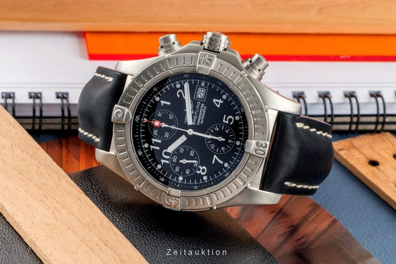 Breitling Avenger chronograph titanium automatic men's watch E13360 LP: 7900EUR [2402385]