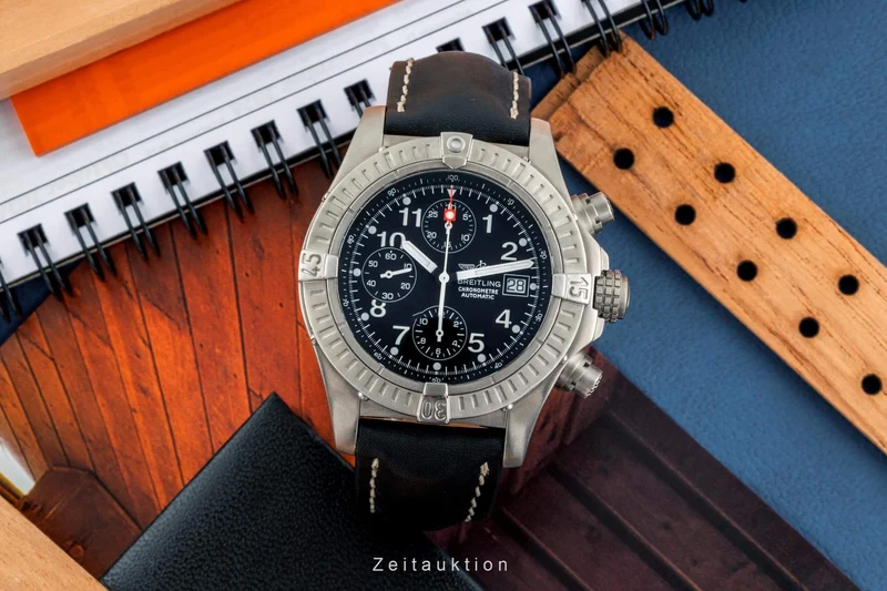 Breitling Avenger chronograph titanium automatic men's watch E13360 LP: 7900EUR [2402385]