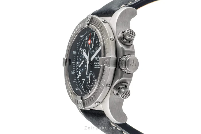 Breitling Avenger chronograph titanium automatic men's watch E13360 LP: 7900EUR [2402385]