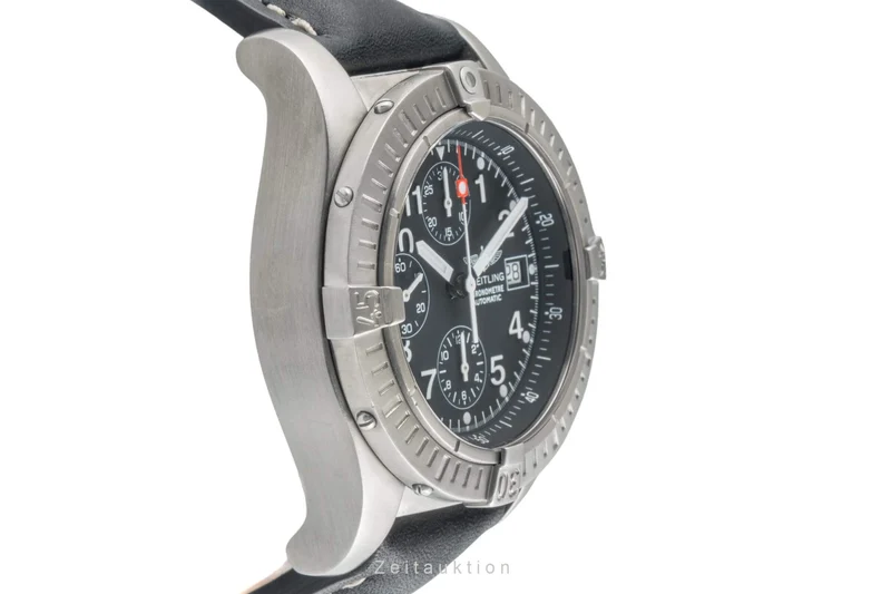 Breitling Avenger chronograph titanium automatic men's watch E13360 LP: 7900EUR [2402385]