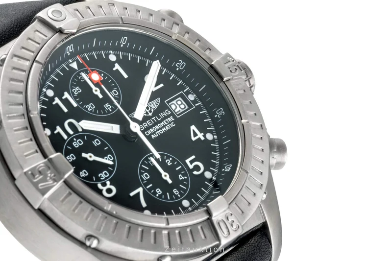 Breitling Avenger chronograph titanium automatic men's watch E13360 LP: 7900EUR [2402385]
