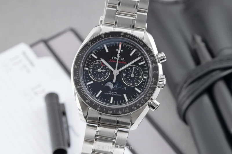 Omega Speedmaster chronograph steel automatic men's watch 304.30.44.52.01.001 LP: 12600EUR [2503684]