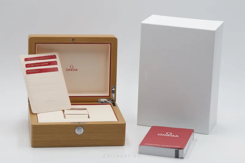 Omega Speedmaster chronograph steel automatic men's watch 304.30.44.52.01.001 LP: 12600EUR [2503684]