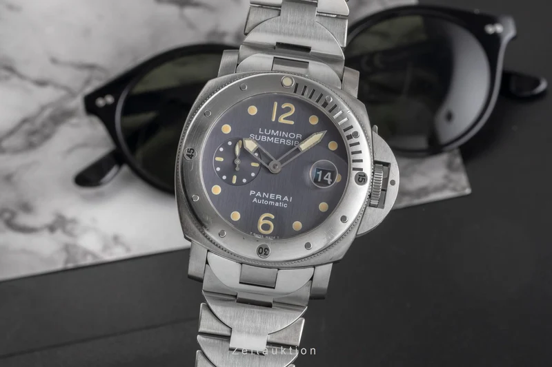 Panerai Submersible steel / titanium automatic men's watch PAM00106 [2503384]