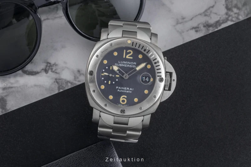 Panerai Submersible steel / titanium automatic men's watch PAM00106 [2503384]