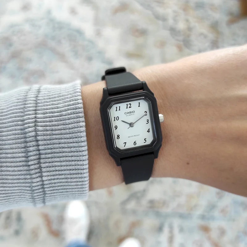 Casio Collection LQ-142-7B