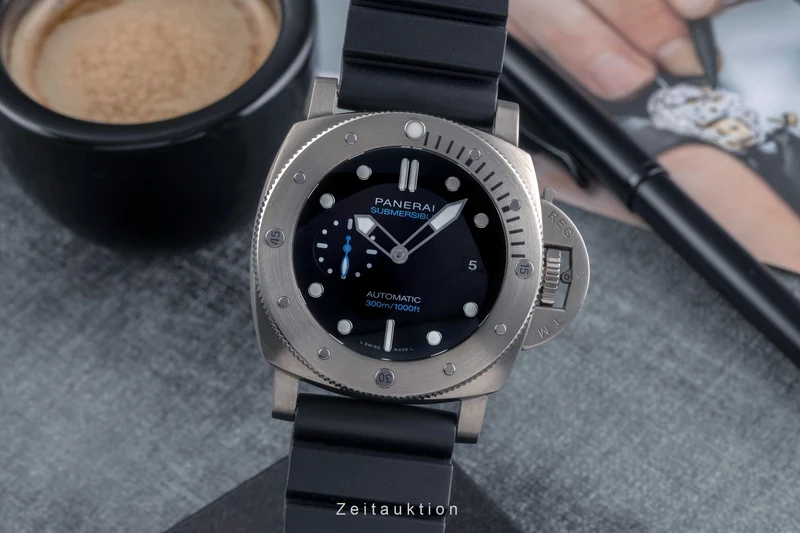 Panerai Submersible titanium automatic men's watch PAM01305 LP: 10900EUR [2503524]
