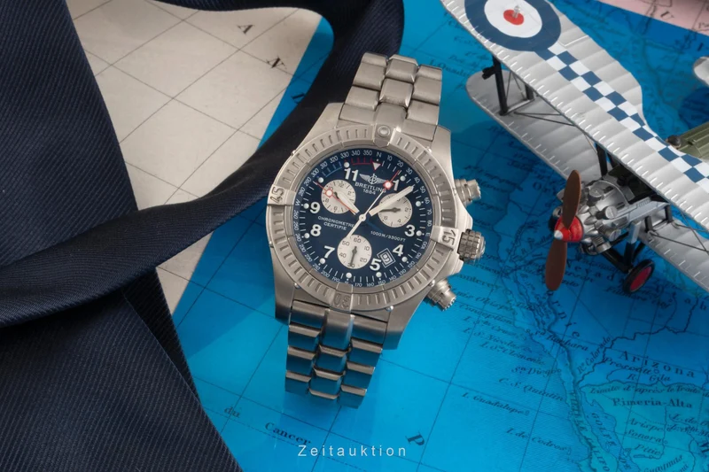 Breitling Avenger chronograph titanium quartz men's watch E73360 [2400390]