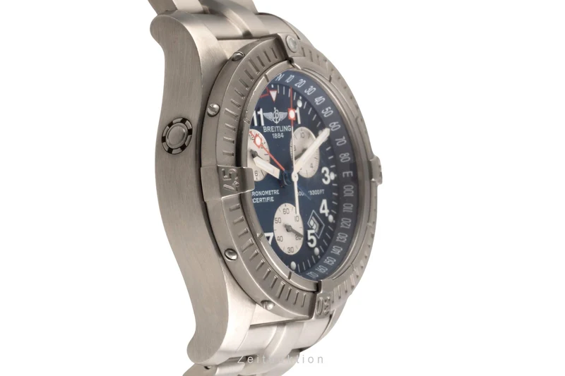 Breitling Avenger chronograph titanium quartz men's watch E73360 [2400390]