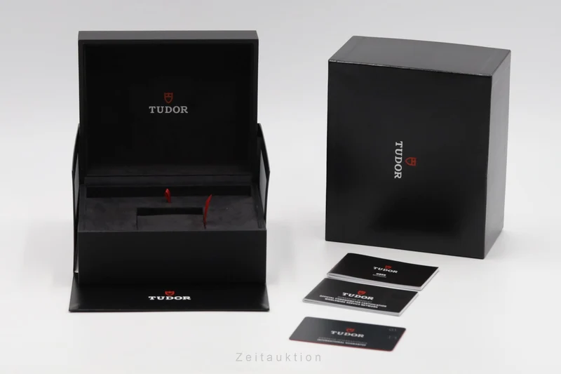 Tudor Black Bay steel automatic men's watch 79030B LP: 4150EUR [2503532]