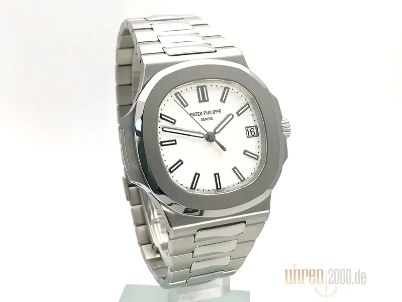 Patek Philippe Nautilus Jumbo 5711/1A-011 ungetragen aus 2018 D-Papiere