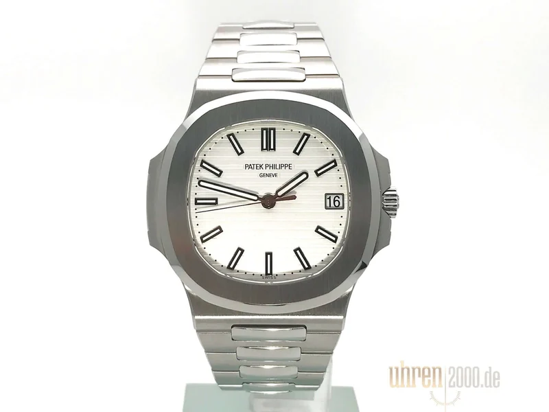Patek Philippe Nautilus Jumbo 5711/1A-011 ungetragen aus 2018 D-Papiere