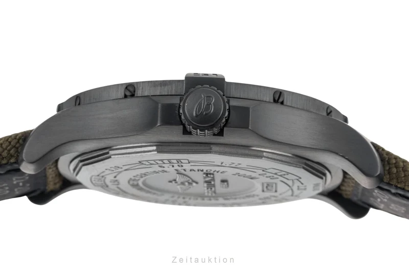 Breitling Avenger Blackbird 44 titanium automatic men's watch V1731110/BD74 LP: 4800EUR [2400003]