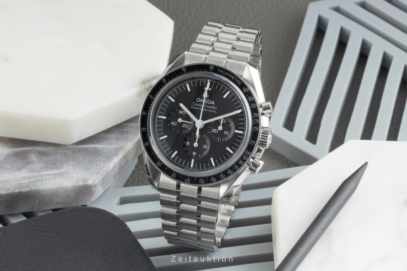 Omega Speedmaster Moonwatch chronograph steel manual winding men's watch 310.30.42.50.01.002 LP: 8700EUR [2401440]